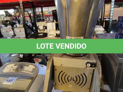 LOTE 136 - 01 LIQUIDIFICADOR INDUSTRIAL. (NO ESTADO) ATENÇÃO! FAZER A VISITAÇÃO ANTES DE ARREMATAR, NÃO SABEMOS SE FUNCIONA. LEILÃO NÃO TEM GARANTIA E NEM DEVOLUÇÃO, SUJEITO A POSSÍVEIS AVARIAS VISÍVEIS/OCULTAS E/OU AUSÊNCIA DE COMPONENTES.