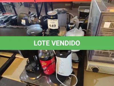 LOTE 149 - 01 LOTE COM CAFETEIRA, BATEDEIRA, MULTI PROCESSADOR, PIPOQUEIRA E LIQUIDIFICADOR. (NO ESTADO) ATENÇÃO! FAZER A VISITAÇÃO ANTES DE ARREMATAR, NÃO SABEMOS SE FUNCIONA. LEILÃO NÃO TEM GARANTIA E NEM DEVOLUÇÃO, SUJEITO A POSSÍVEIS AVARIAS VISÍVEIS/OCULTAS E/OU AUSÊNCIA DE COMPONENTES.