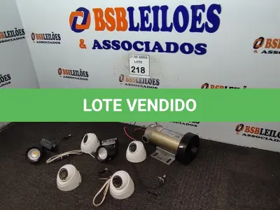 LOTE 218 - 01 MOTOR DE ESTEIRA 180W 220V, 04 CÂMERAS INTELBRAS VHD/010 E 02 LUMINÁRIAS DE JARDIM 220V. (NO ESTADO) ATENÇÃO! FAZER A VISITAÇÃO ANTES DE ARREMATAR, NÃO SABEMOS SE FUNCIONA. LEILÃO NÃO TEM GARANTIA E NEM DEVOLUÇÃO, SUJEITO A POSSÍVEIS AVARIAS VISÍVEIS/OCULTAS E/OU AUSÊNCIA DE COMPONENTES.