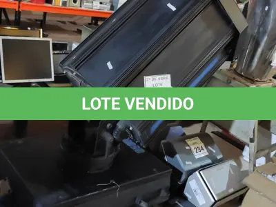 LOTE 230 - 01 CANHÃO DE LUX FAL SKY LINER. (NO ESTADO) ATENÇÃO! FAZER A VISITAÇÃO ANTES DE ARREMATAR, NÃO SABEMOS SE FUNCIONA. LEILÃO NÃO TEM GARANTIA E NEM DEVOLUÇÃO, SUJEITO A POSSÍVEIS AVARIAS VISÍVEIS/OCULTAS E/OU AUSÊNCIA DE COMPONENTES.