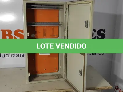 LOTE 052 - 02 QUADROS ELÉTRICOS. (NO ESTADO) ATENÇÃO! FAZER A VISITAÇÃO ANTES DE ARREMATAR, NÃO SABEMOS SE FUNCIONA. LEILÃO NÃO TEM GARANTIA E NEM DEVOLUÇÃO, SUJEITO A POSSÍVEIS AVARIAS VISÍVEIS/OCULTAS E/OU AUSÊNCIA DE COMPONENTES.