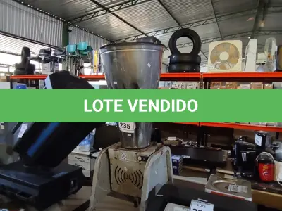 LOTE 235 - 01 LIQUIDIFICADOR INDUSTRIAL. (NO ESTADO) ATENÇÃO! FAZER A VISITAÇÃO ANTES DE ARREMATAR, NÃO SABEMOS SE FUNCIONA. LEILÃO NÃO TEM GARANTIA E NEM DEVOLUÇÃO, SUJEITO A POSSÍVEIS AVARIAS VISÍVEIS/OCULTAS E/OU AUSÊNCIA DE COMPONENTES.