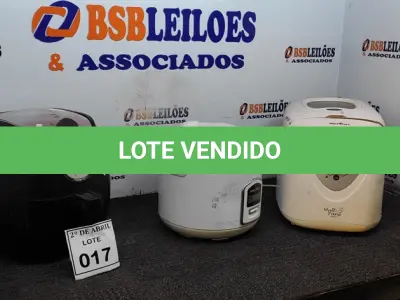 LOTE 017 - 01 PANELA ELÉTRICA, 01 AR FRY E 01 MÁQUINA DE PÃO. (NO ESTADO) ATENÇÃO! FAZER A VISITAÇÃO ANTES DE ARREMATAR, NÃO SABEMOS SE FUNCIONA. LEILÃO NÃO TEM GARANTIA E NEM DEVOLUÇÃO, SUJEITO A POSSÍVEIS AVARIAS VISÍVEIS/OCULTAS E/OU AUSÊNCIA DE COMPONENTES.