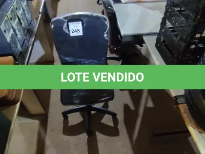 LOTE 245 - 01 CADEIRA PARA ESCRITÓRIO. (NO ESTADO) ATENÇÃO! FAZER A VISITAÇÃO ANTES DE ARREMATAR, NÃO SABEMOS SE FUNCIONA. LEILÃO NÃO TEM GARANTIA E NEM DEVOLUÇÃO, SUJEITO A POSSÍVEIS AVARIAS VISÍVEIS/OCULTAS E/OU AUSÊNCIA DE COMPONENTES.