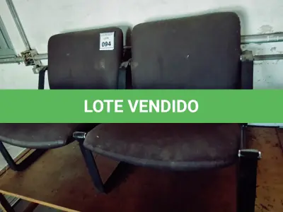 LOTE 094 - 02 CADEIRAS ESTOFADAS. (NO ESTADO) ATENÇÃO! FAZER A VISITAÇÃO ANTES DE ARREMATAR, NÃO SABEMOS SE FUNCIONA. LEILÃO NÃO TEM GARANTIA E NEM DEVOLUÇÃO, SUJEITO A POSSÍVEIS AVARIAS VISÍVEIS/OCULTAS E/OU AUSÊNCIA DE COMPONENTES.