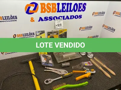 LOTE 486 - 01 LOTE COM ESCOVA DE AÇO, LINHAS DE PEDREIRO, MOLA AÉREA, ALICATE CRIMPADOR. (NO ESTADO) ATENÇÃO! FAZER A VISITAÇÃO ANTES DE ARREMATAR, NÃO SABEMOS SE FUNCIONA. LEILÃO NÃO TEM GARANTIA E NEM DEVOLUÇÃO, SUJEITO A POSSÍVEIS AVARIAS VISÍVEIS/OCULTAS E/OU AUSÊNCIA DE COMPONENTES.