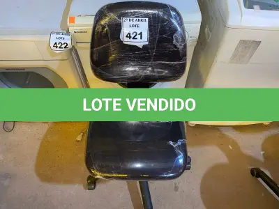 LOTE 421 - 01 CADEIRA PARA ESCRITÓRIO. (NO ESTADO) ATENÇÃO! FAZER A VISITAÇÃO ANTES DE ARREMATAR, NÃO SABEMOS SE FUNCIONA. LEILÃO NÃO TEM GARANTIA E NEM DEVOLUÇÃO, SUJEITO A POSSÍVEIS AVARIAS VISÍVEIS/OCULTAS E/OU AUSÊNCIA DE COMPONENTES.
