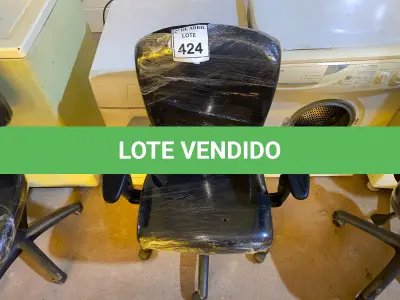 LOTE 424 - 01 CADEIRA PARA ESCRITÓRIO. (NO ESTADO) ATENÇÃO! FAZER A VISITAÇÃO ANTES DE ARREMATAR, NÃO SABEMOS SE FUNCIONA. LEILÃO NÃO TEM GARANTIA E NEM DEVOLUÇÃO, SUJEITO A POSSÍVEIS AVARIAS VISÍVEIS/OCULTAS E/OU AUSÊNCIA DE COMPONENTES.