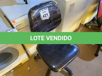 LOTE 421 - 01 CADEIRA PARA ESCRITÓRIO. (NO ESTADO) ATENÇÃO! FAZER A VISITAÇÃO ANTES DE ARREMATAR, NÃO SABEMOS SE FUNCIONA. LEILÃO NÃO TEM GARANTIA E NEM DEVOLUÇÃO, SUJEITO A POSSÍVEIS AVARIAS VISÍVEIS/OCULTAS E/OU AUSÊNCIA DE COMPONENTES.