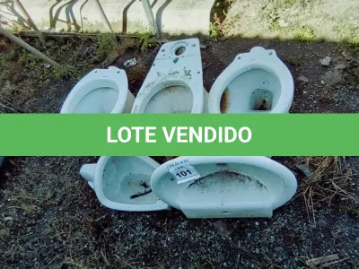 LOTE 101 - 03 VASOS SANITÁRIOS, 01 PIA E 01 MICTÓRIO.  (NO ESTADO) ATENÇÃO! FAZER A VISITAÇÃO ANTES DE ARREMATAR, NÃO SABEMOS SE FUNCIONA. LEILÃO NÃO TEM GARANTIA E NEM DEVOLUÇÃO, SUJEITO A POSSÍVEIS AVARIAS VISÍVEIS/OCULTAS E/OU AUSÊNCIA DE COMPONENTES.