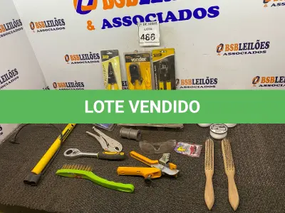 LOTE 486 - 01 LOTE COM ESCOVA DE AÇO, LINHAS DE PEDREIRO, MOLA AÉREA, ALICATE CRIMPADOR. (NO ESTADO) ATENÇÃO! FAZER A VISITAÇÃO ANTES DE ARREMATAR, NÃO SABEMOS SE FUNCIONA. LEILÃO NÃO TEM GARANTIA E NEM DEVOLUÇÃO, SUJEITO A POSSÍVEIS AVARIAS VISÍVEIS/OCULTAS E/OU AUSÊNCIA DE COMPONENTES.