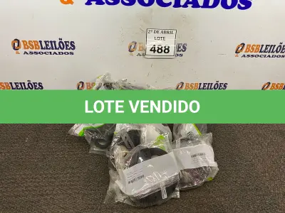 LOTE 488 - 01 LOTE COM PLAFON 2 LÂMPADAS. (NO ESTADO) ATENÇÃO! FAZER A VISITAÇÃO ANTES DE ARREMATAR, NÃO SABEMOS SE FUNCIONA. LEILÃO NÃO TEM GARANTIA E NEM DEVOLUÇÃO, SUJEITO A POSSÍVEIS AVARIAS VISÍVEIS/OCULTAS E/OU AUSÊNCIA DE COMPONENTES.