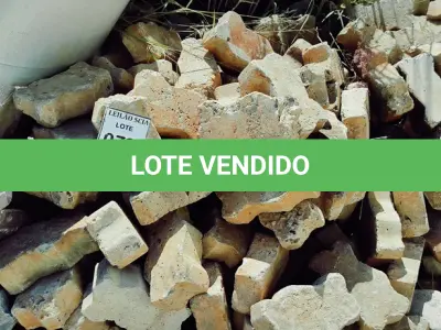 LOTE 079 - 01 COM BLOQUETES EM CONCRETO.  (NO ESTADO) ATENÇÃO! FAZER A VISITAÇÃO ANTES DE ARREMATAR, NÃO SABEMOS SE FUNCIONA. LEILÃO NÃO TEM GARANTIA E NEM DEVOLUÇÃO, SUJEITO A POSSÍVEIS AVARIAS VISÍVEIS/OCULTAS E/OU AUSÊNCIA DE COMPONENTES.