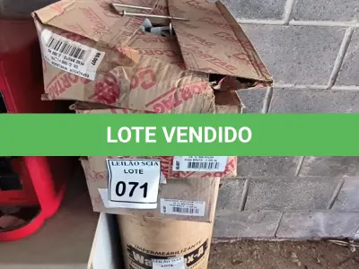 LOTE 071 -  01 LOTE COM GRELHA EM PLÁSTICO FLEXÍVEL E ESPAÇADORES NIVELADOR. (NO ESTADO) ATENÇÃO! FAZER A VISITAÇÃO ANTES DE ARREMATAR, NÃO SABEMOS SE FUNCIONA. LEILÃO NÃO TEM GARANTIA E NEM DEVOLUÇÃO, SUJEITO A POSSÍVEIS AVARIAS VISÍVEIS/OCULTAS E/OU AUSÊNCIA DE COMPONENTES.