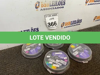 LOTE 366 - 01 LOTE C/APROXIMADAMENTE 100 MÍDIAS BLURAY. (NO ESTADO) ATENÇÃO! FAZER A VISITAÇÃO ANTES DE ARREMATAR, NÃO SABEMOS SE FUNCIONA. LEILÃO NÃO TEM GARANTIA E NEM DEVOLUÇÃO, SUJEITO A POSSÍVEIS AVARIAS VISÍVEIS/OCULTAS E/OU AUSÊNCIA DE COMPONENTES.