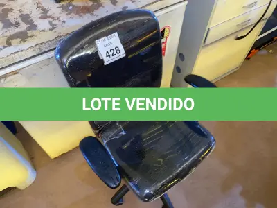 LOTE 428 - 01 CADEIRA PARA ESCRITÓRIO. (NO ESTADO) ATENÇÃO! FAZER A VISITAÇÃO ANTES DE ARREMATAR, NÃO SABEMOS SE FUNCIONA. LEILÃO NÃO TEM GARANTIA E NEM DEVOLUÇÃO, SUJEITO A POSSÍVEIS AVARIAS VISÍVEIS/OCULTAS E/OU AUSÊNCIA DE COMPONENTES.