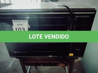 LOTE 103 - 01 FORNO MICRO-ONDAS SANYO. (NO ESTADO) ATENÇÃO! FAZER A VISITAÇÃO ANTES DE ARREMATAR, NÃO SABEMOS SE FUNCIONA. LEILÃO NÃO TEM GARANTIA E NEM DEVOLUÇÃO, SUJEITO A POSSÍVEIS AVARIAS VISÍVEIS/OCULTAS E/OU AUSÊNCIA DE COMPONENTES.
