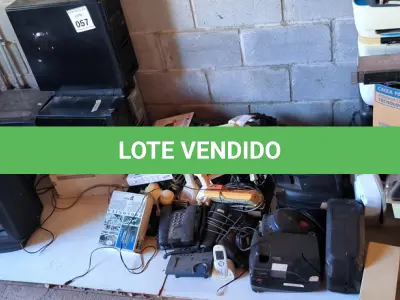 LOTE 057 - 01 LOTE COM TV, CPUS, TELEFONES ANTIGOS. ESTABILIZADORES.  (NO ESTADO) ATENÇÃO! FAZER A VISITAÇÃO ANTES DE ARREMATAR, NÃO SABEMOS SE FUNCIONA. LEILÃO NÃO TEM GARANTIA E NEM DEVOLUÇÃO, SUJEITO A POSSÍVEIS AVARIAS VISÍVEIS/OCULTAS E/OU AUSÊNCIA DE COMPONENTES.