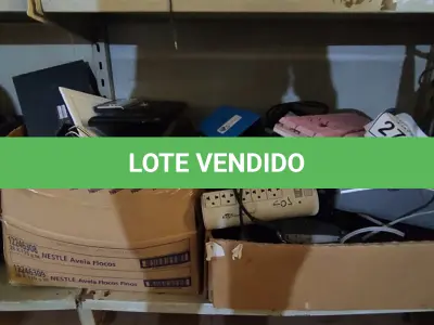 LOTE 277 - 01 LOTE COM TELEFONES, FAX, TORNEIRA INCOMPLETA, TECLADO, FERRO DE PASSAR ROUPA, CONTROLES DE VÍDEO GAME. (NO ESTADO) ATENÇÃO! FAZER A VISITAÇÃO ANTES DE ARREMATAR, NÃO SABEMOS SE FUNCIONA. LEILÃO NÃO TEM GARANTIA E NEM DEVOLUÇÃO, SUJEITO A POSSÍVEIS AVARIAS VISÍVEIS/OCULTAS E/OU AUSÊNCIA DE COMPONENTES.