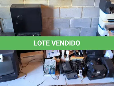 LOTE 057 - 01 LOTE COM TV, CPUS, TELEFONES ANTIGOS. ESTABILIZADORES.  (NO ESTADO) ATENÇÃO! FAZER A VISITAÇÃO ANTES DE ARREMATAR, NÃO SABEMOS SE FUNCIONA. LEILÃO NÃO TEM GARANTIA E NEM DEVOLUÇÃO, SUJEITO A POSSÍVEIS AVARIAS VISÍVEIS/OCULTAS E/OU AUSÊNCIA DE COMPONENTES.