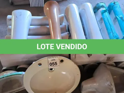 LOTE 055 - 01 LOTE COM LAVATÓRIOS EM CERÂMICA E COLUNAS DE PIA.  (NO ESTADO) ATENÇÃO! FAZER A VISITAÇÃO ANTES DE ARREMATAR, NÃO SABEMOS SE FUNCIONA. LEILÃO NÃO TEM GARANTIA E NEM DEVOLUÇÃO, SUJEITO A POSSÍVEIS AVARIAS VISÍVEIS/OCULTAS E/OU AUSÊNCIA DE COMPONENTES.