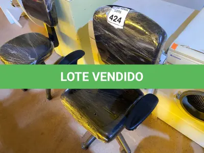 LOTE 424 - 01 CADEIRA PARA ESCRITÓRIO. (NO ESTADO) ATENÇÃO! FAZER A VISITAÇÃO ANTES DE ARREMATAR, NÃO SABEMOS SE FUNCIONA. LEILÃO NÃO TEM GARANTIA E NEM DEVOLUÇÃO, SUJEITO A POSSÍVEIS AVARIAS VISÍVEIS/OCULTAS E/OU AUSÊNCIA DE COMPONENTES.