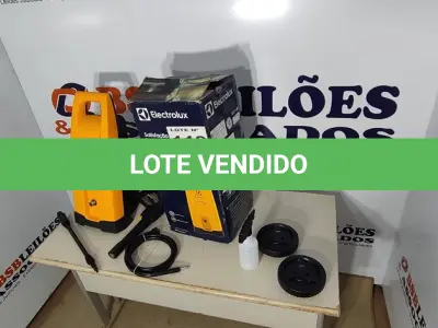 LOTE 119 - 01 - LAVADORA DE ALTA PRESSÃO ELECTROLUX 1800PSI EWS30 - 127V (NO ESTADO, NÃO SABEMOS SE FUNCIONA. LEILÃO NÃO TEM GARANTIA E NEM DEVOLUÇÃO, SUJEITO A POSSÍVEIS AVARIAS VISÍVEIS/OCULTAS E/OU AUSÊNCIA DE COMPONENTES)