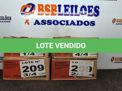 LOTE 209 - 04 - CAIXAS DE GRAMPO PARA GRAMPEADOR 14/38 CX 15.640 UNIDADES - AIRFIX (NO ESTADO, NÃO SABEMOS SE FUNCIONA. LEILÃO NÃO TEM GARANTIA E NEM DEVOLUÇÃO, SUJEITO A POSSÍVEIS AVARIAS VISÍVEIS/OCULTAS E/OU AUSÊNCIA DE COMPONENTES)
