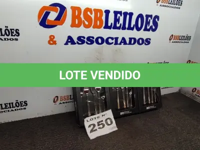LOTE 250 - 03 - KITS JOGO TALHERES LINHA SANKIT 20 PEÇAS PRATA - PREMIUM (NO ESTADO, NÃO SABEMOS SE FUNCIONA. LEILÃO NÃO TEM GARANTIA E NEM DEVOLUÇÃO, SUJEITO A POSSÍVEIS AVARIAS VISÍVEIS/OCULTAS E/OU AUSÊNCIA DE COMPONENTES)