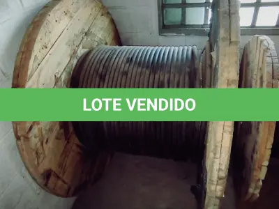 LOTE 107 - 01 CARRETEL COM CABO 150MM NA COR PRETA (1KV) COM 108 METROS (NO ESTADO) ATENÇÃO! FAZER A VISITAÇÃO ANTES DE ARREMATAR, NÃO SABEMOS SE FUNCIONA. LEILÃO NÃO TEM GARANTIA E NEM DEVOLUÇÃO, SUJEITO A POSSÍVEIS AVARIAS VISÍVEIS/OCULTAS E/OU AUSÊNCIA DE COMPONENTES.