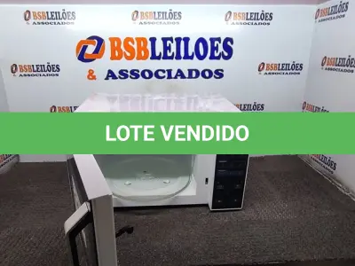 LOTE 196 - 01 - FORNO MICRO-ONDAS 35L BRANCO E PRETO MIDEA 220V MXSA35P2 (NO ESTADO, NÃO SABEMOS SE FUNCIONA. LEILÃO NÃO TEM GARANTIA E NEM DEVOLUÇÃO, SUJEITO A POSSÍVEIS AVARIAS VISÍVEIS/OCULTAS E/OU AUSÊNCIA DE COMPONENTES)
