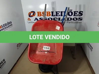LOTE 295 - 01 LOTE C/ ITENS CARRINHO DE MÃO (NO ESTADO, NÃO SABEMOS SE FUNCIONA. LEILÃO NÃO TEM GARANTIA E NEM DEVOLUÇÃO, SUJEITO A POSSÍVEIS AVARIAS VISÍVEIS/OCULTAS E/OU AUSÊNCIA DE COMPONENTES)