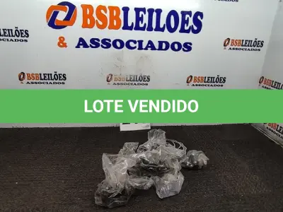 LOTE 215 - 01 LOTE C/ ACESSÓRIOS PARA BICICLETA (NO ESTADO, NÃO SABEMOS SE FUNCIONA. LEILÃO NÃO TEM GARANTIA E NEM DEVOLUÇÃO, SUJEITO A POSSÍVEIS AVARIAS VISÍVEIS/OCULTAS E/OU AUSÊNCIA DE COMPONENTES)
