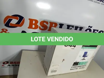 LOTE 044 - 01 - CADEIRA ESCRITÓRIO SECRETÁRIA GIRATÓRIA AZUL (NO ESTADO, NÃO SABEMOS SE FUNCIONA. LEILÃO NÃO TEM GARANTIA E NEM DEVOLUÇÃO, SUJEITO A POSSÍVEIS AVARIAS VISÍVEIS/OCULTAS E/OU AUSÊNCIA DE COMPONENTES)