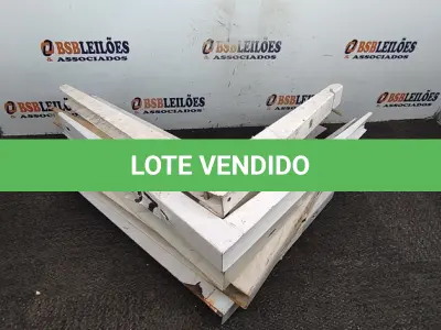 LOTE 107 - 18 – SUPORTES CONDENSADORA AR-CONDICIONADO (NO ESTADO, NÃO SABEMOS SE FUNCIONA. LEILÃO NÃO TEM GARANTIA E NEM DEVOLUÇÃO, SUJEITO A POSSÍVEIS AVARIAS VISÍVEIS/OCULTAS E/OU AUSÊNCIA DE COMPONENTES)