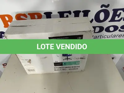 LOTE 076 - 01 - CADEIRA ESCRITÓRIO SECRETÁRIA GIRATÓRIA AZUL (NO ESTADO, NÃO SABEMOS SE FUNCIONA. LEILÃO NÃO TEM GARANTIA E NEM DEVOLUÇÃO, SUJEITO A POSSÍVEIS AVARIAS VISÍVEIS/OCULTAS E/OU AUSÊNCIA DE COMPONENTES)