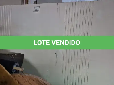 LOTE 111 - 01 LOTE COM PORTAS EM MADEIRA.  (NO ESTADO) ATENÇÃO! FAZER A VISITAÇÃO ANTES DE ARREMATAR, NÃO SABEMOS SE FUNCIONA. LEILÃO NÃO TEM GARANTIA E NEM DEVOLUÇÃO, SUJEITO A POSSÍVEIS AVARIAS VISÍVEIS/OCULTAS E/OU AUSÊNCIA DE COMPONENTES.