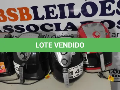 LOTE 143 - 04 - FRITADEIRAS SEM ÓLEO AIR FRYER, MONDIAL 110V (NO ESTADO, NÃO SABEMOS SE FUNCIONA. LEILÃO NÃO TEM GARANTIA E NEM DEVOLUÇÃO, SUJEITO A POSSÍVEIS AVARIAS VISÍVEIS/OCULTAS E/OU AUSÊNCIA DE COMPONENTES)