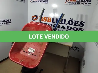 LOTE 295 - 01 LOTE C/ ITENS CARRINHO DE MÃO (NO ESTADO, NÃO SABEMOS SE FUNCIONA. LEILÃO NÃO TEM GARANTIA E NEM DEVOLUÇÃO, SUJEITO A POSSÍVEIS AVARIAS VISÍVEIS/OCULTAS E/OU AUSÊNCIA DE COMPONENTES)