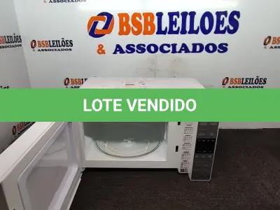 LOTE 186 - 01 - MICRO-ONDAS ELECTROLUX BRANCO 23LITROS ME23B 127V (NO ESTADO, NÃO SABEMOS SE FUNCIONA. LEILÃO NÃO TEM GARANTIA E NEM DEVOLUÇÃO, SUJEITO A POSSÍVEIS AVARIAS VISÍVEIS/OCULTAS E/OU AUSÊNCIA DE COMPONENTES)