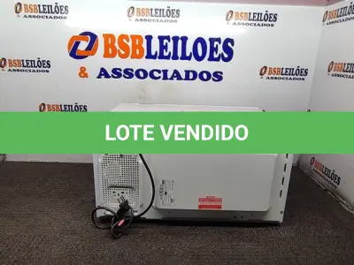 LOTE 066 - 01 - MICRO-ONDAS ELECTROLUX 34LITROS 220 VOLTS (NO ESTADO, NÃO SABEMOS SE FUNCIONA. LEILÃO NÃO TEM GARANTIA E NEM DEVOLUÇÃO, SUJEITO A POSSÍVEIS AVARIAS VISÍVEIS/OCULTAS E/OU AUSÊNCIA DE COMPONENTES)