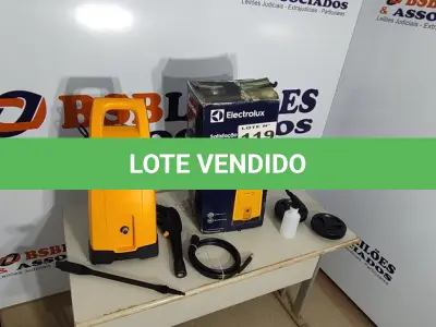 LOTE 119 - 01 - LAVADORA DE ALTA PRESSÃO ELECTROLUX 1800PSI EWS30 - 127V (NO ESTADO, NÃO SABEMOS SE FUNCIONA. LEILÃO NÃO TEM GARANTIA E NEM DEVOLUÇÃO, SUJEITO A POSSÍVEIS AVARIAS VISÍVEIS/OCULTAS E/OU AUSÊNCIA DE COMPONENTES)