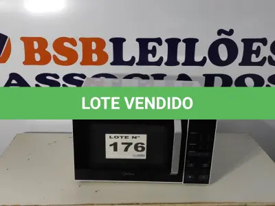 LOTE 176 - 01 - FORNO MICRO-ONDAS 35L BRANCO E PRETO MIDEA 220V MXSA35P2 (NO ESTADO, NÃO SABEMOS SE FUNCIONA. LEILÃO NÃO TEM GARANTIA E NEM DEVOLUÇÃO, SUJEITO A POSSÍVEIS AVARIAS VISÍVEIS/OCULTAS E/OU AUSÊNCIA DE COMPONENTES)