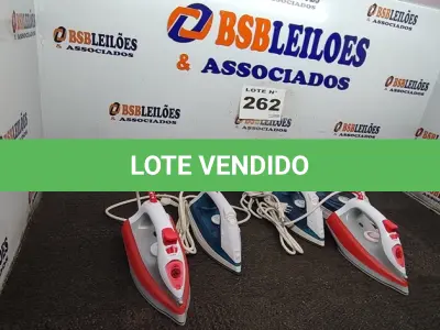 LOTE 262 - 05 – FERROS DE PASSAR ROUPAS DIVERSOS (NO ESTADO, NÃO SABEMOS SE FUNCIONA. LEILÃO NÃO TEM GARANTIA E NEM DEVOLUÇÃO, SUJEITO A POSSÍVEIS AVARIAS VISÍVEIS/OCULTAS E/OU AUSÊNCIA DE COMPONENTES)