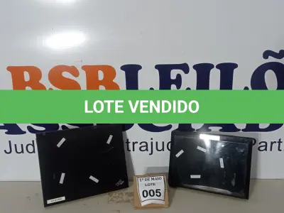LOTE 005 - 02 NOTEBOOKS SENDO 01 MARCA POSITIVO E 01 IBM SEM CARREGADOR COM AVARIAS. (NO ESTADO) ATENÇÃO! FAZER A VISITAÇÃO ANTES DE ARREMATAR, NÃO SABEMOS SE FUNCIONA. LEILÃO NÃO TEM GARANTIA E NEM DEVOLUÇÃO, SUJEITO A POSSÍVEIS AVARIAS VISÍVEIS/OCULTAS E/OU AUSÊNCIA DE COMPONENTES.