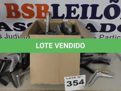LOTE 354 - 01 LOTE C/ SUPORTES DE TELEVISORES DIVERSOS (NO ESTADO, NÃO SABEMOS SE FUNCIONA. LEILÃO NÃO TEM GARANTIA E NEM DEVOLUÇÃO, SUJEITO A POSSÍVEIS AVARIAS VISÍVEIS/OCULTAS E/OU AUSÊNCIA DE COMPONENTES)