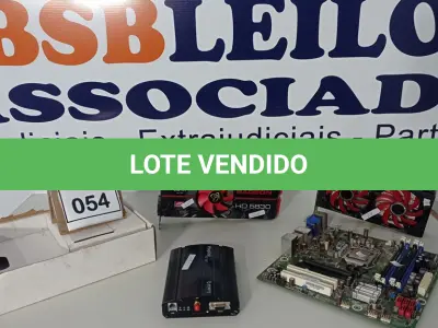 LOTE 054 - 01 PLACA MÃE PARA PC, 02 PLACAS DE VÍDEO E 01 INTERFACE DE CELULAR PLUGCELL GT111. (NO ESTADO) ATENÇÃO! FAZER A VISITAÇÃO ANTES DE ARREMATAR, NÃO SABEMOS SE FUNCIONA. LEILÃO NÃO TEM GARANTIA E NEM DEVOLUÇÃO, SUJEITO A POSSÍVEIS AVARIAS VISÍVEIS/OCULTAS E/OU AUSÊNCIA DE COMPONENTES.