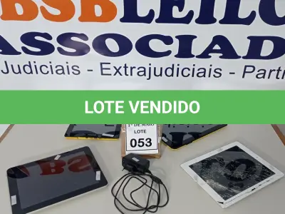 LOTE 053 - 04 TABLETS COM 01 CARREGADOR. (NO ESTADO) ATENÇÃO! FAZER A VISITAÇÃO ANTES DE ARREMATAR, NÃO SABEMOS SE FUNCIONA. LEILÃO NÃO TEM GARANTIA E NEM DEVOLUÇÃO, SUJEITO A POSSÍVEIS AVARIAS VISÍVEIS/OCULTAS E/OU AUSÊNCIA DE COMPONENTES.