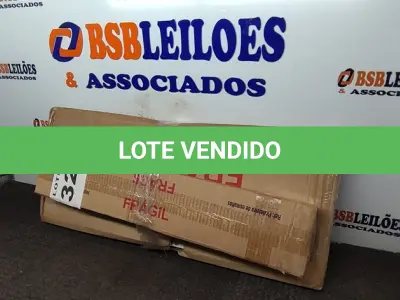 LOTE 322 - 01 – PRATELEIRA DE ESMALTE (NO ESTADO, NÃO SABEMOS SE FUNCIONA. LEILÃO NÃO TEM GARANTIA E NEM DEVOLUÇÃO, SUJEITO A POSSÍVEIS AVARIAS VISÍVEIS/OCULTAS E/OU AUSÊNCIA DE COMPONENTES)