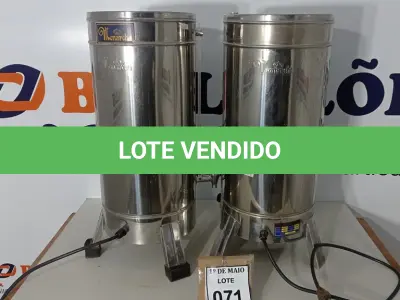 LOTE 071 - 02 CAFETEIRAS ELÉTRICAS. (NO ESTADO) ATENÇÃO! FAZER A VISITAÇÃO ANTES DE ARREMATAR, NÃO SABEMOS SE FUNCIONA. LEILÃO NÃO TEM GARANTIA E NEM DEVOLUÇÃO, SUJEITO A POSSÍVEIS AVARIAS VISÍVEIS/OCULTAS E/OU AUSÊNCIA DE COMPONENTES.